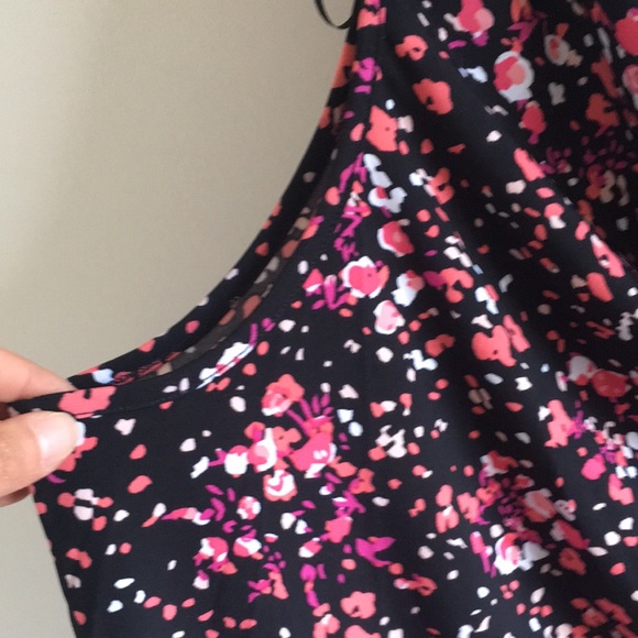 🎁10 for $100🎁 cowl neck sleeveless blouse - Picture 4 of 6